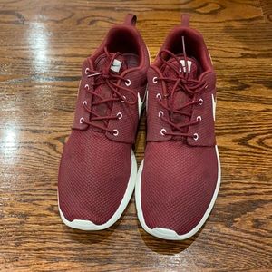 Like new Mens Nike Rosche Runs Size 13